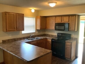 940 Fox Croft Pl in Trenton, OH - Building Photo - Building Photo