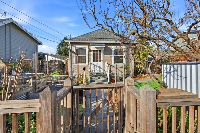 603 Poplar Ave in Santa Cruz, CA - Foto de edificio - Building Photo