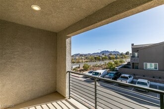 302 Walsh Peak Ave in Henderson, NV - Building Photo - Building Photo