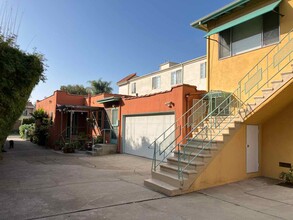 1750 Granville Ave, Unit 1750 A in Los Angeles, CA - Building Photo - Building Photo