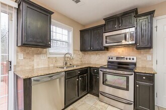 775 Riverside Walk Crossing NE in Sugar Hill, GA - Foto de edificio - Building Photo