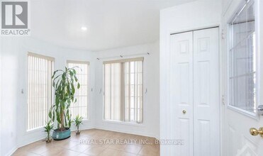 134-134 Berrigan Dr in Ottawa, ON - Building Photo - Building Photo