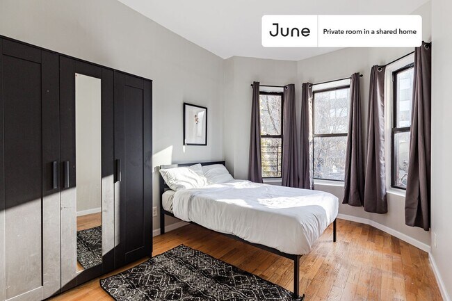 Private bedroom in 4 bed/2 bath Home in New York, NY - Building Photo - Building Photo
