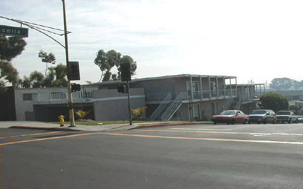 800 E Grand Ave in El Segundo, CA - Building Photo - Building Photo