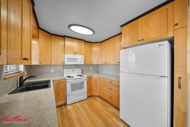 2270 W Skyview Dr in Cedar City, UT - Building Photo - Building Photo