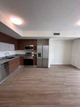 520 SW 5th Ave, Unit A18 in Miami, FL - Building Photo - Building Photo