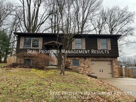 5666 St Catherine Ct in Newburgh, IN - Building Photo