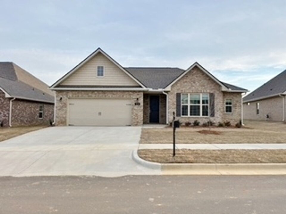 2126 Misty Dr in Cullman, AL - Building Photo