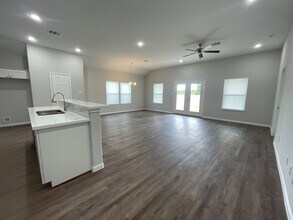 227 County Rd 5017 in Cleveland, TX - Building Photo - Building Photo