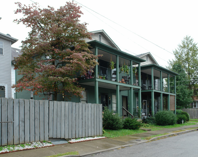 306-308 Beuhring Ave in Charleston, WV - Foto de edificio - Building Photo