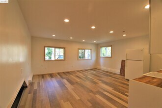 7909 Winthrope St in Oakland, CA - Building Photo - Building Photo