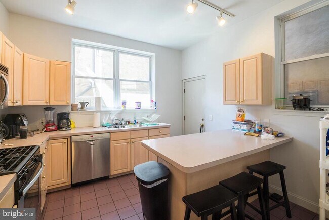 1938 Pine St in Philadelphia, PA - Building Photo - Building Photo