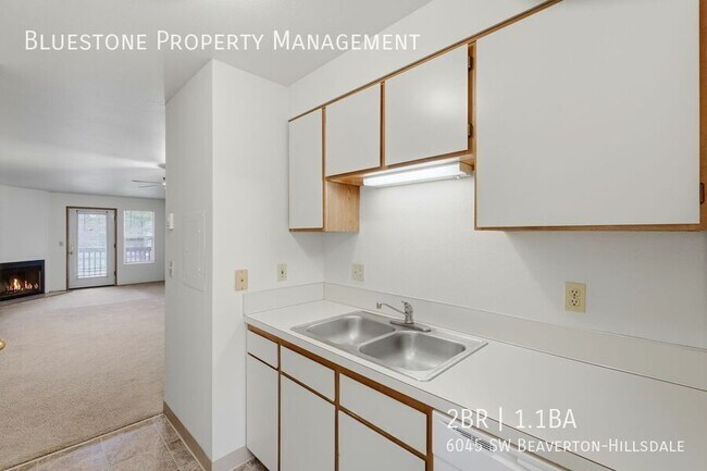 6045 SW Beaverton Hillsdale Hwy in Portland, OR - Building Photo - Building Photo