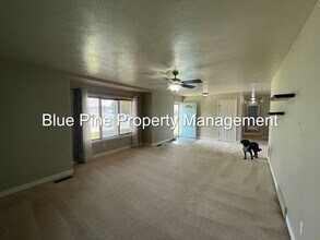 810 Tennis Ct Dr in Ammon, ID - Building Photo - Building Photo