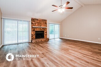 12845 Julington Forest Dr E in Jacksonville, FL - Foto de edificio - Building Photo