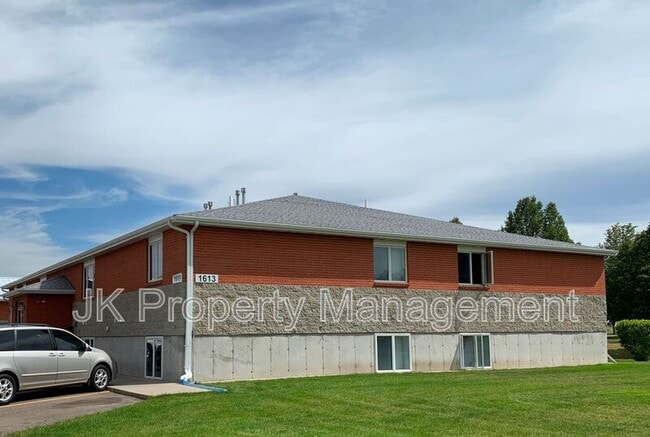 1613 Sand Ct in Great Falls, MT - Building Photo - Building Photo