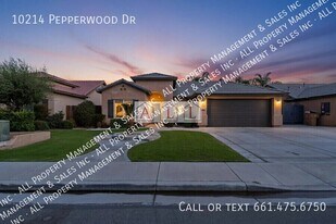 10214 Pepperwood Dr in Bakersfield, CA - Building Photo