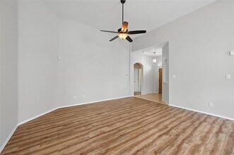 7464 Maroon Dr in Fort Worth, TX - Building Photo - Building Photo