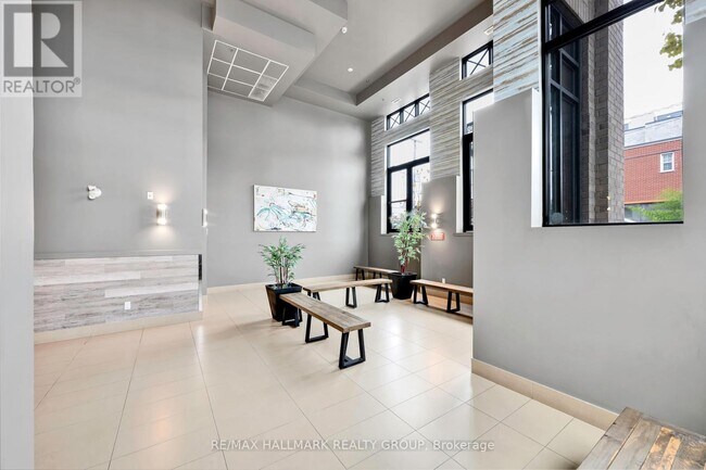429-429 Kent St in Ottawa, ON - Building Photo - Building Photo