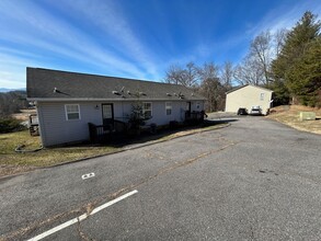 218 TF Kirkpatrick Way in Candler, NC - Building Photo - Building Photo