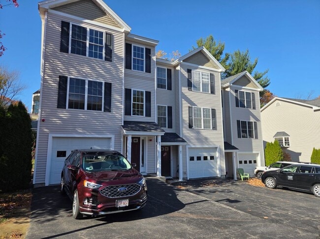 8 Melissa Way in Laconia, NH - Building Photo - Building Photo