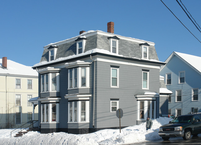 350 Main St in Biddeford, ME - Foto de edificio - Building Photo