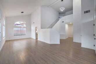 8336 Sedona Sunrise Dr in Las Vegas, NV - Building Photo - Building Photo