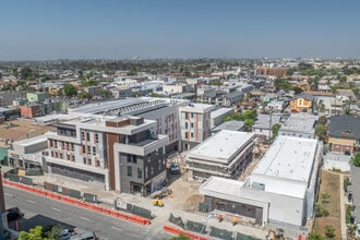 Serenade on 43rd St in San Diego, CA - Building Photo - Building Photo