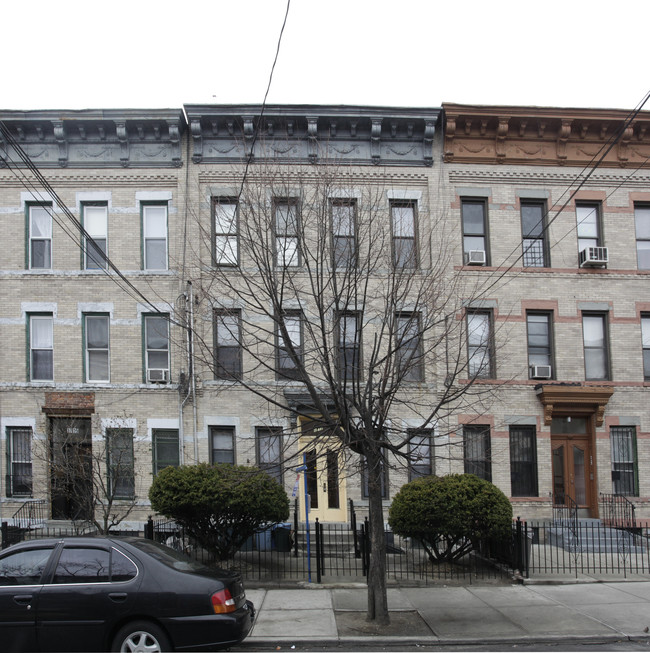 1717 Stanhope St in Ridgewood, NY - Building Photo - Building Photo