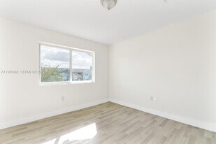 2767 NW 191st Terrace in Miami Gardens, FL - Building Photo