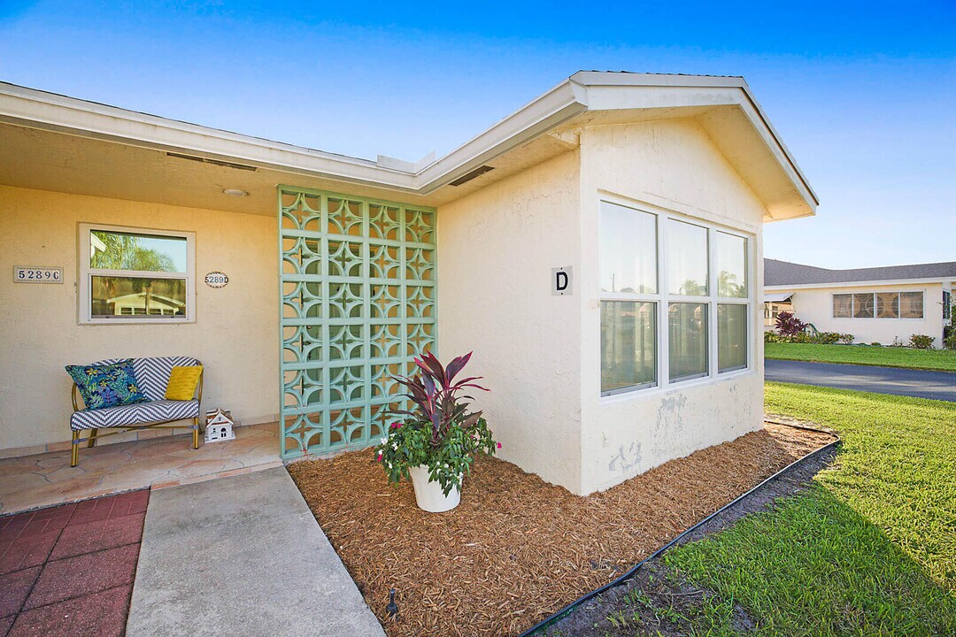 5289 Lakefront Blvd in Delray Beach, FL - Building Photo