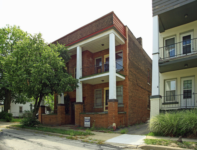 1502 Winchester Ave in Lakewood, OH - Building Photo - Building Photo