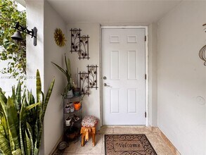 19100 Bob-O-Link Dr in Hialeah, FL - Building Photo - Building Photo