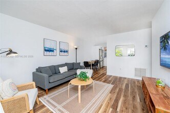 3100 Naomi St in Miami, FL - Building Photo - Building Photo