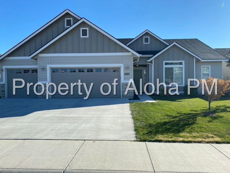 6142 N Silver Spruce Ave in Meridian, ID - Building Photo