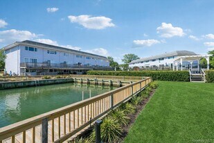 3013 Mitchell Rd in Westhampton Beach, NY - Building Photo