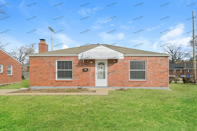 property at 1100 Mona Dr