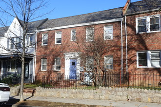 1834 M St NE in Washington, DC - Foto de edificio - Building Photo