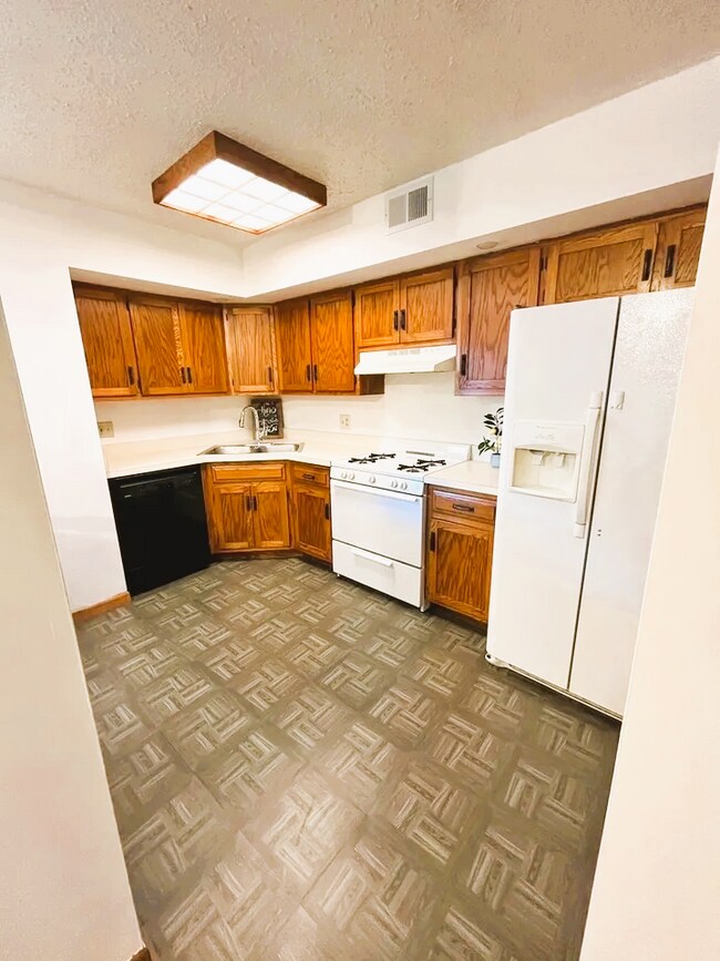 884 N Prairie Ave in Joliet, IL - Foto de edificio - Building Photo