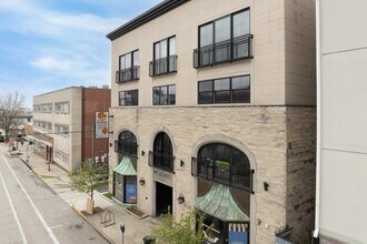 Sullivan Building in Bloomington, IN - Foto de edificio - Building Photo