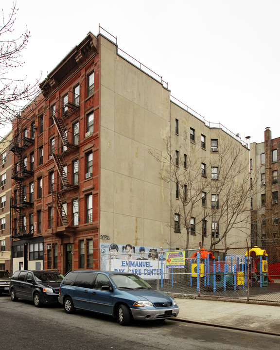 721 E Sixth St in New York, NY - Foto de edificio