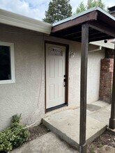 5516 Engle Rd in Carmichael, CA - Building Photo - Building Photo
