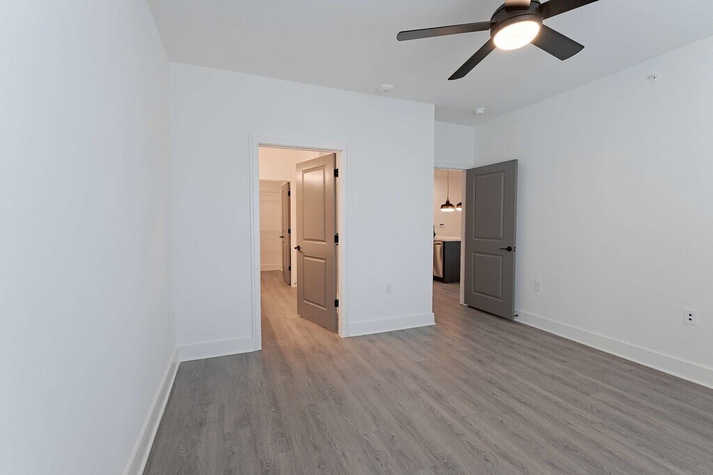 The Wren Mercer Crossing Apartments in Farmers Branch, TX