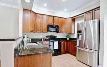 250 E Delaware Ave in Southern Pines, NC - Building Photo - Building Photo