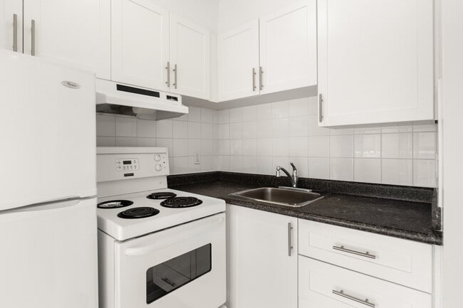 Hollyburn Court in Vancouver, BC - Building Photo - Building Photo