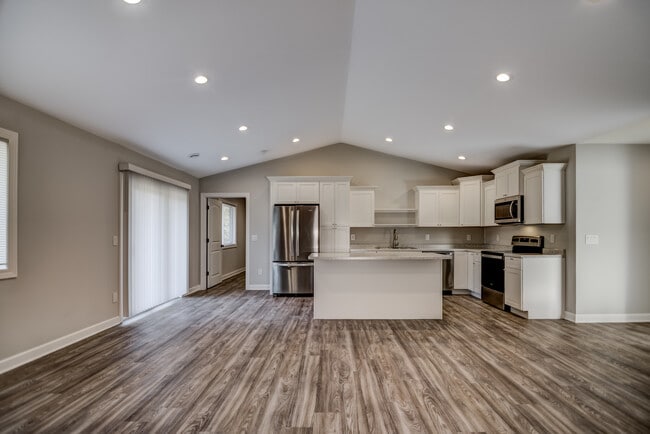 property at 1617 Charleston Dr