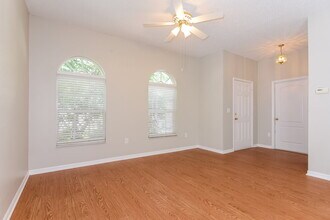 22820 Marsh Wren Dr in Land O Lakes, FL - Foto de edificio - Building Photo