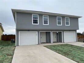 365 Sunnyside Dr in Trenton, TX - Building Photo