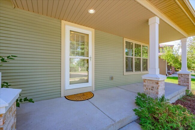 4735 Valor Way in Madison, WI - Building Photo - Building Photo