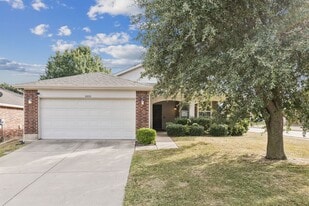 8800 Tumbleweed Dr in Cross Roads, TX - Building Photo
